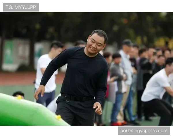 城市业余拳击联赛报名人数创纪录，中年组参赛者增长显著